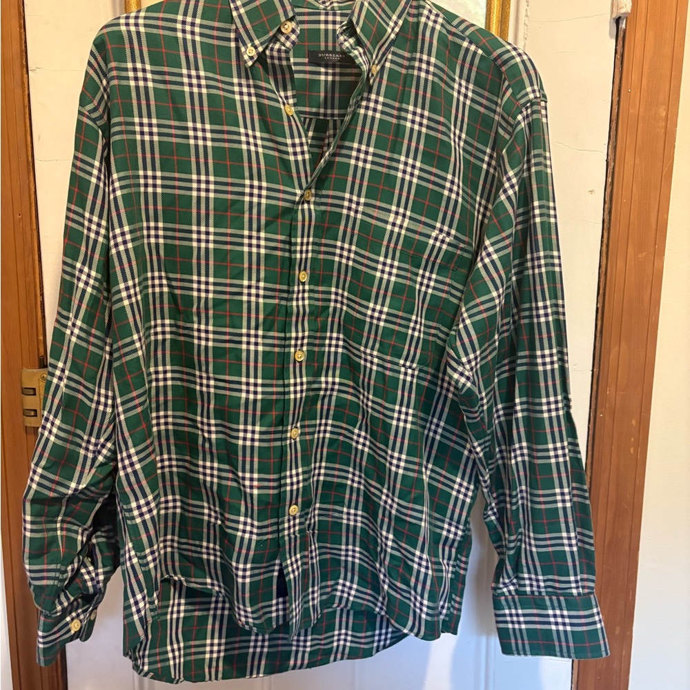 Green Burberry plaid Long sleeve button down men’s medium RN 63620 made in USA